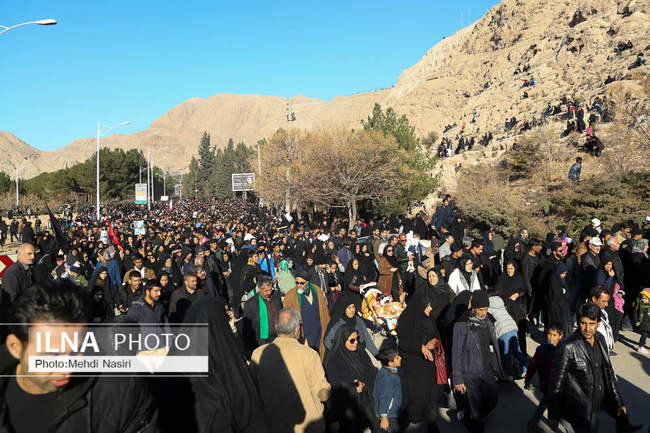 مراسم وداع کرمانی‌ها با پیکر پاک شهید سپهبد قاسم سلیمانی