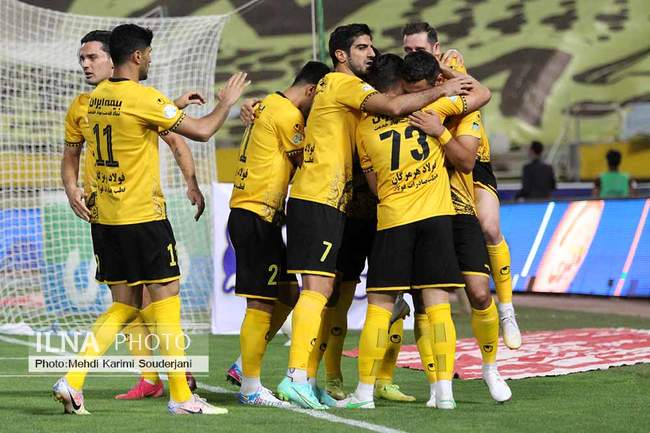 برد سپاهان برابر صنعت نفت آبادان 