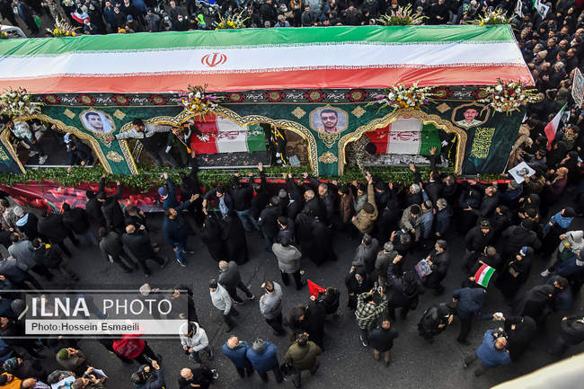 تشییع پیکر ۱۰۰ شهید مردمی و مدافع امنیت در تهران