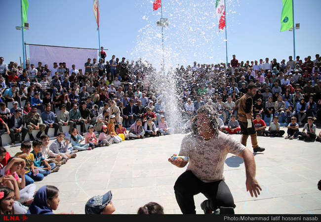 سیزدهمین جشنواره بین‌المللی تئاتر خیابانی مریوان  