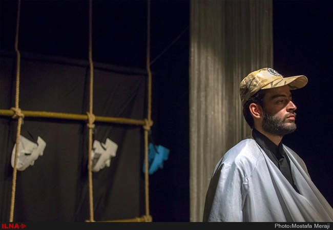 نمایش مسافران در قم به روی صحنه رفت