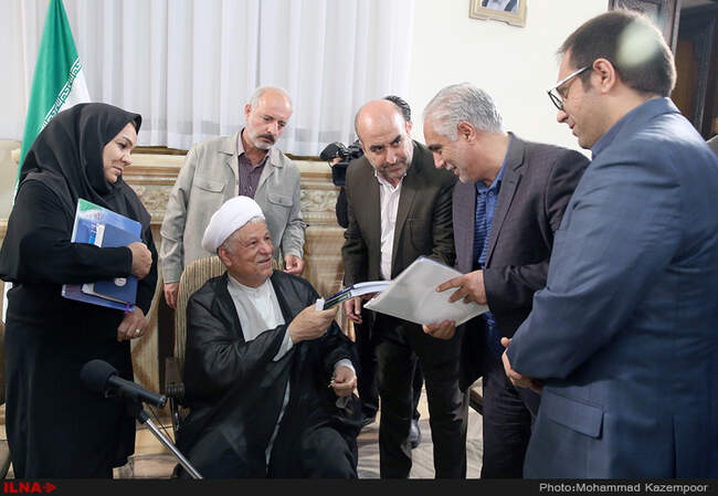 دیدار  اعضای سومین اجلاس بین‌المللی «تعامل هوشمند بازارهای پولی و سرمایه‌ در تجارت جهانی» با آیت‌الله هاشمی رفسنجانی