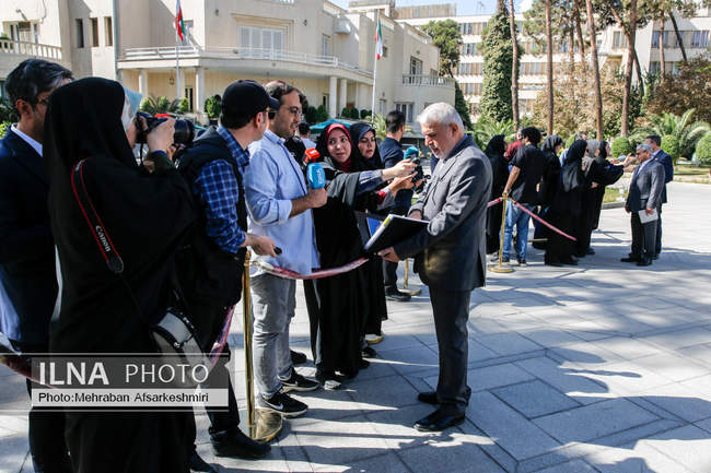 حاشیه جلسه هیات دولت - ۳۰ مهر