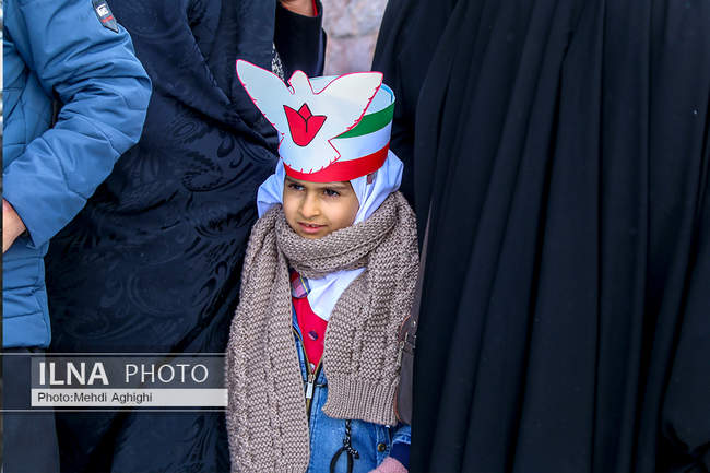 حضورحماسی مردم قوچان در راهپیمایی ۲۲بهمن 