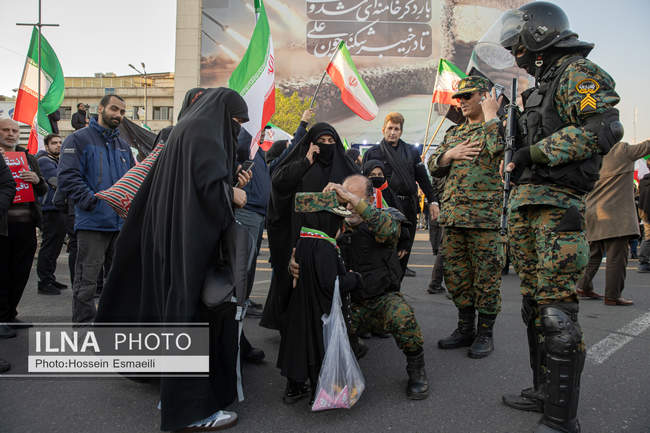 آیین وداع با پیکر شهدای ناوشکن «دنا» 