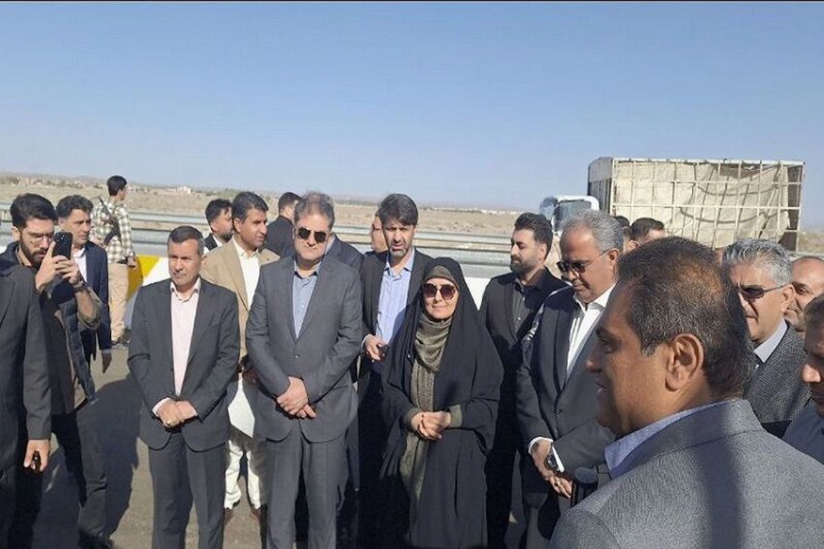 ریل گذاری  477 کیلومتر از پروژه راه آهن زاهدان _ چابهار