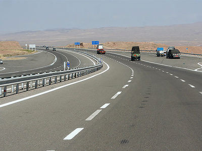 پیشرفت ۸۲ درصدی عملیات بهسازی مسیرهای تندروی بزرگراه آزادگان