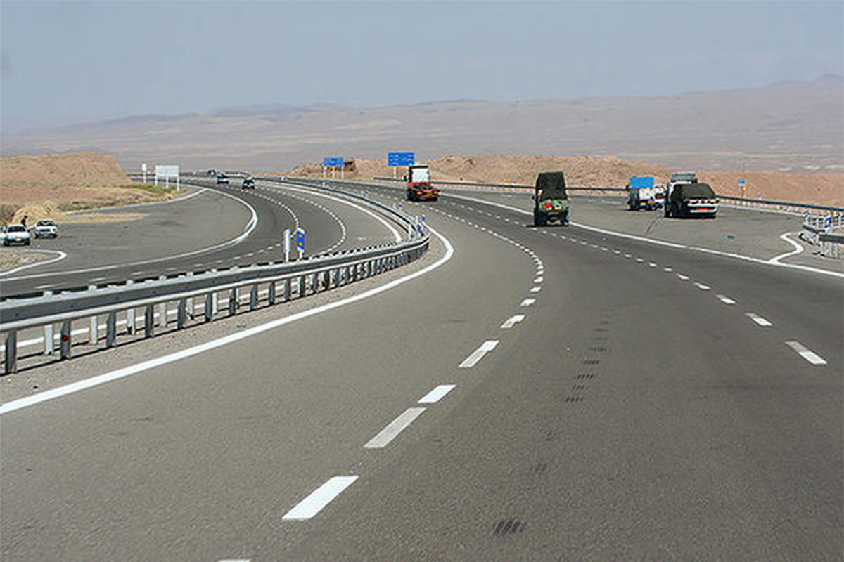 پیشرفت ۸۲ درصدی عملیات بهسازی مسیرهای تندروی بزرگراه آزادگان