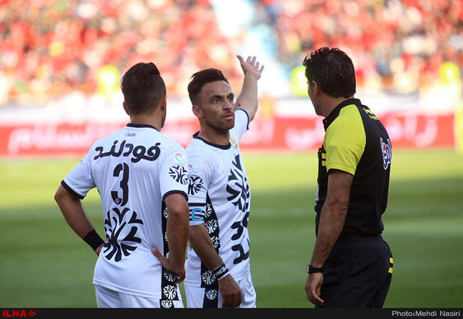 دیدار تیم های فوتبال پرسپولیس تهران و راه آهن تهران/2