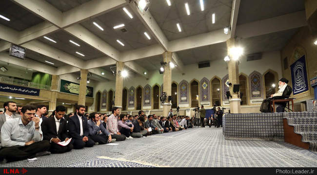 دیدار جمعی از دانشجویان و نمایندگان تشکل‌های دانشجویی با مقام معظم �