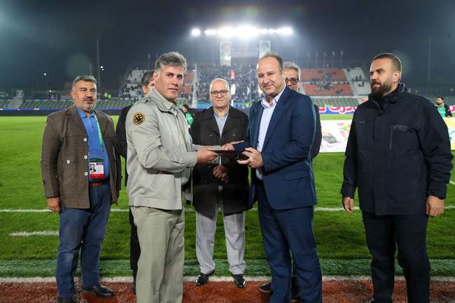 تجلیل استقلال از محیط‌بانان تالاب انزلی (عکس)