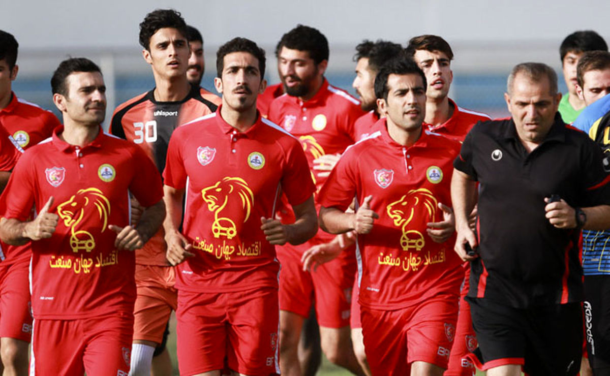 مطهری از بیمارستان مرخص شد/ تمرینات نفت عصر امروز برگزار می شود