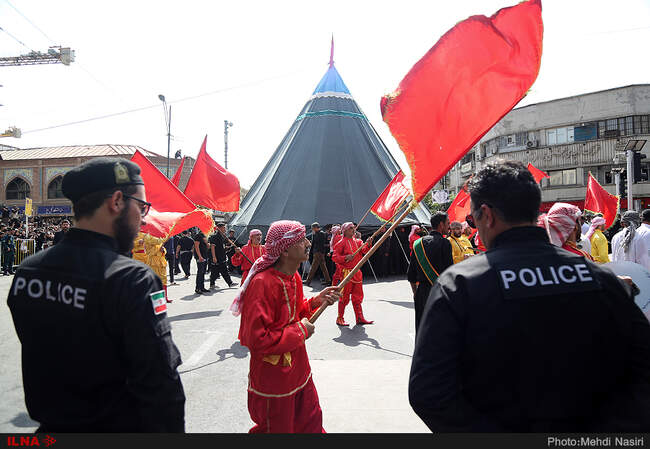 مراسم خیمه سوزان روز عاشورا در بازار تهران