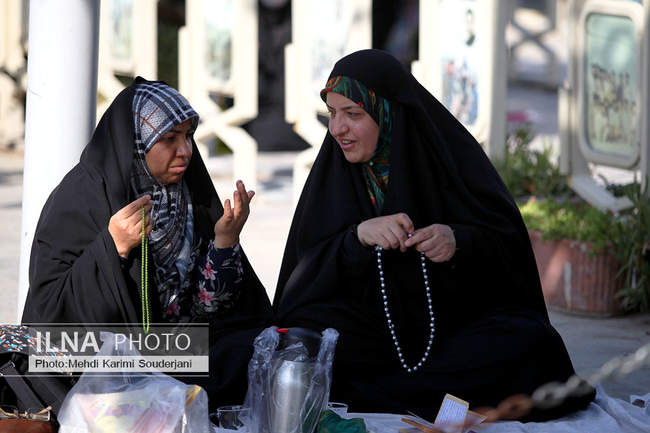 دعای عرفه در گلستان شهدای اصفهان