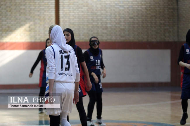 دیدار تیم های بسکتبال بانوان مولتی کافه مشهد و فولاد هرمزگان