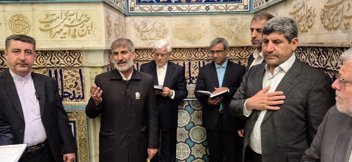 معاون اول رئیس‌جمهور به زیارت بارگاه نورانی امام رضا (ع) مشرف شد