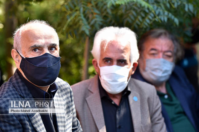 عزت الله مهرآوران به خاک سپرده شد