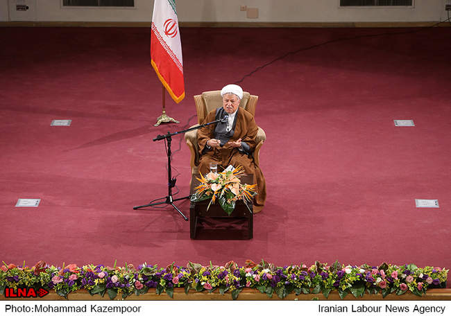 همایش جهان عاری از خشونت در اندیشه امام(ره) با حضور آیت الله هاشمی رفس