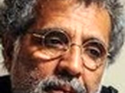 حضور بهروز افخمی در اجرای خیریه نمایش «شمعدانی‌ها»