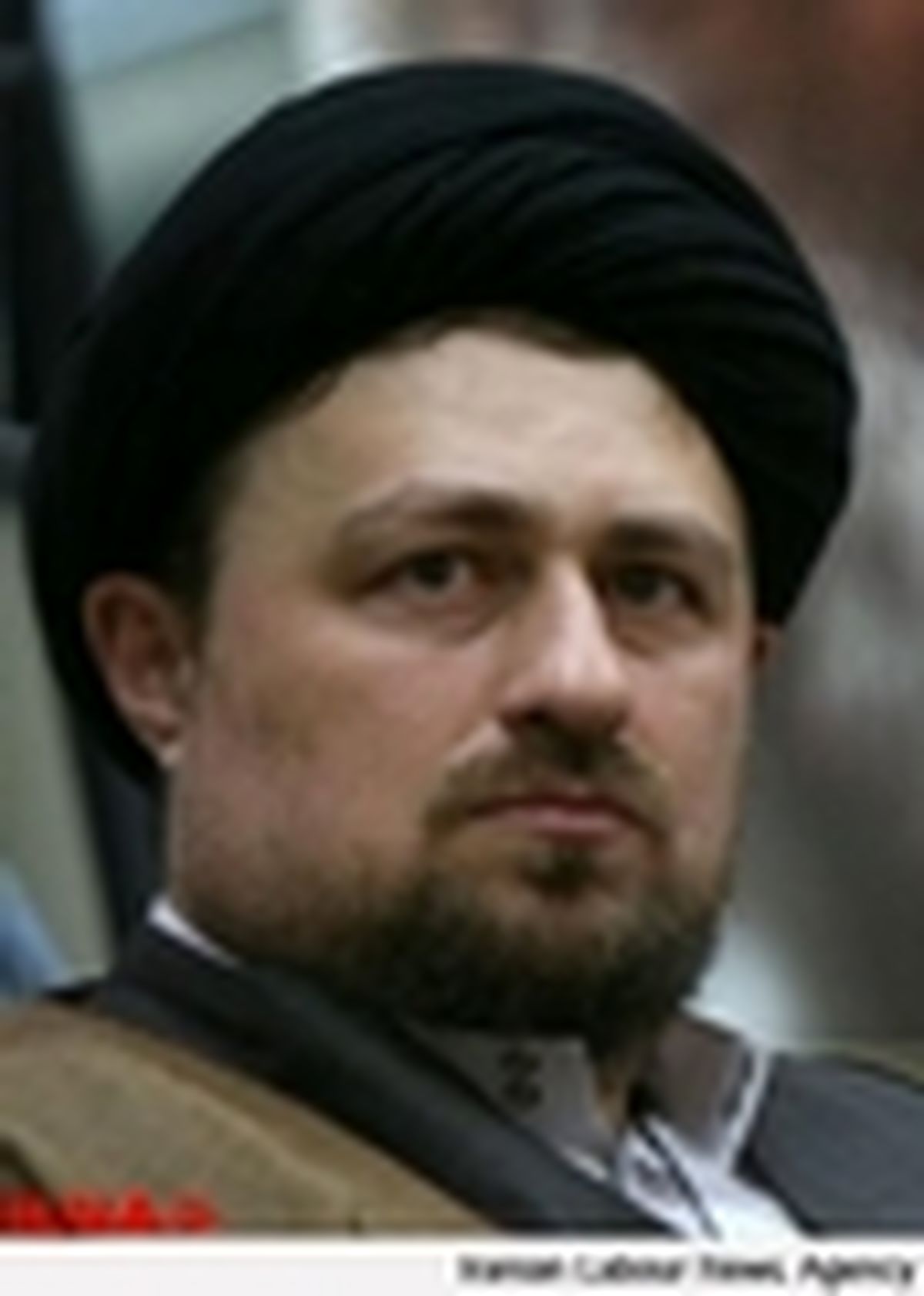 سیدحسن خمینی در گلزار شهدای آبادان حضور یافت
