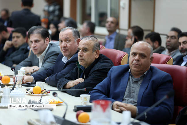 نشست صمیمی اعضای ستاد انتخاباتی دکتر پزشکیان با استاندار قزوین