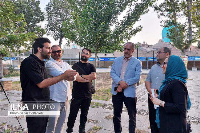 تور کُروکی در کاخ چهلستون به روایت تصویر