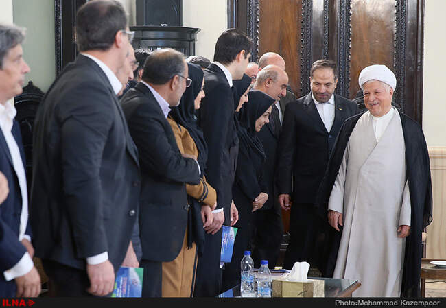 دیدار  اعضای سومین اجلاس بین‌المللی «تعامل هوشمند بازارهای پولی و سرمایه‌ در تجارت جهانی» با آیت‌الله هاشمی رفسنجانی