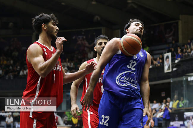 دیدار تیم های بسکتبال استقلال و شهرداری گرگان 