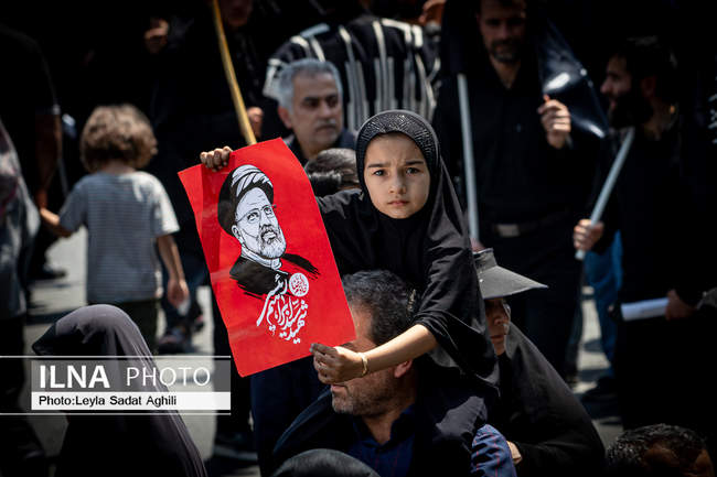 در حاشیه مراسم تشییع پیکر رئیس جمهور و همراهان شهیدش در تهران/ ۵