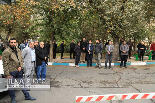  تشییع مرحومه مغفوره «زرین احمدی نژاد»