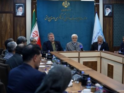 مردم صحنه‌گردانان واقعی‌اند/ هشدار به سوءاستفاده‌کنندگان از گرانی‌های ناگهانی