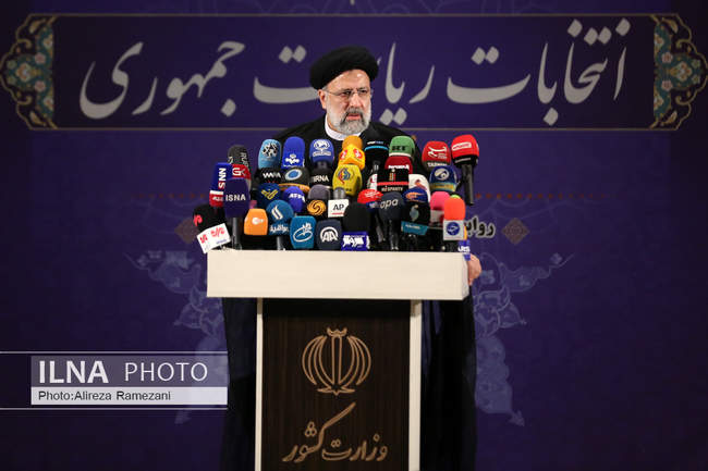 حضور حجت الاسلام والمسلمین سید ابراهیم رئیسی در وزارت کشور