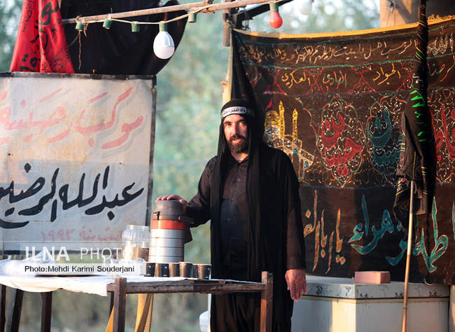 پیاده روی زائران اربعین از مسیر طریق العلما