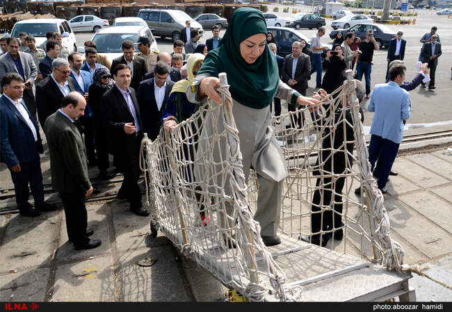 مراسم رونمایی از کشتی های منقوش به فوک خزری به مناسبت روز دریای خزر