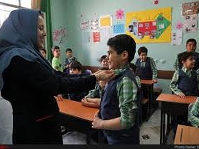 حذف سختی کار و سایر مزایای مزدیِ معلمان عادلانه نیست/چرا دیوان محاسبات، تخلفات نجومی را پیگیری نمی‌کند؟