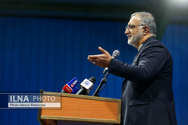 مراسم رونمایی از تاکسی‌ون‌های جدید شهرداری تهران 