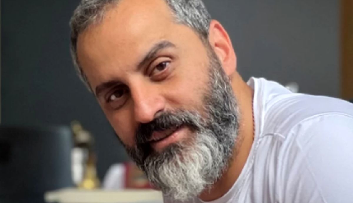کری خوانی علیرام نورایی برای تیم فوتبال قطر