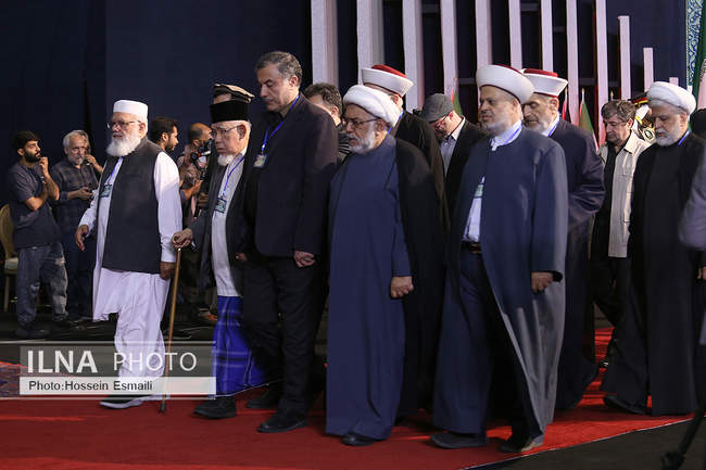 ادای احترام سران قوا و مسئولان نظام به پیکر آقای شهید ایران