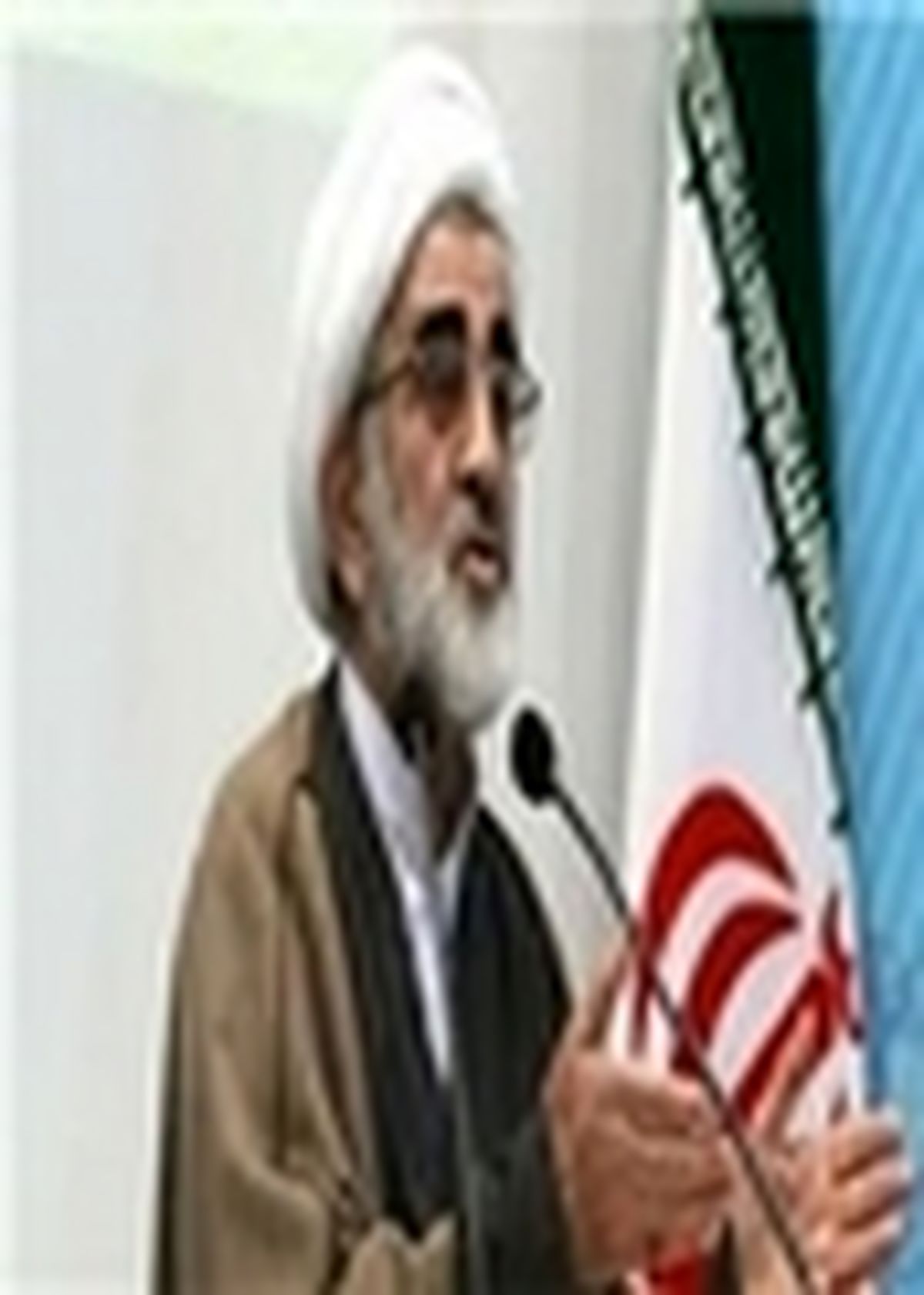 دشمنان امروز از ناآگاهی مردم بهره می‌گیرند