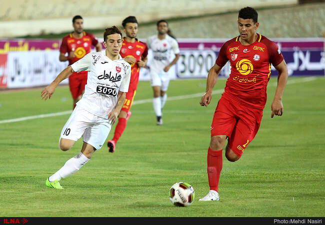 دیدار تیمهای پرسپولیس تهران و نفت تهران