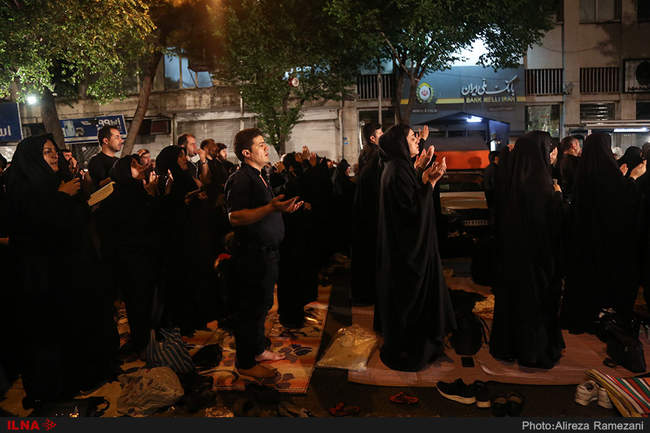 مراسم احیای شب بیست و سوم ماه مبارک رمضان در خیابان ری