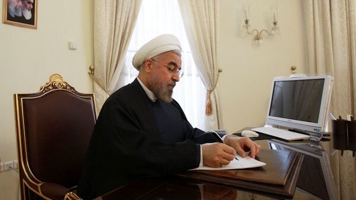 موافقت روحانی با استخدام ۱۲ هزار فرزند شهید و ایثارگر در بخش دولتی
