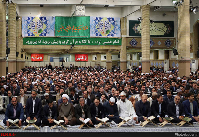 دیدار شرکت‌کنندگان مسابقات بین‌المللی قرآن با رهبر انقلاب 