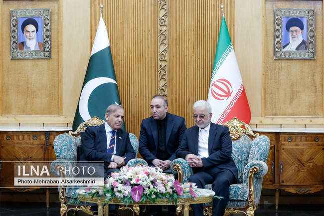 ورود نخست‌وزیر پاکستان به تهران