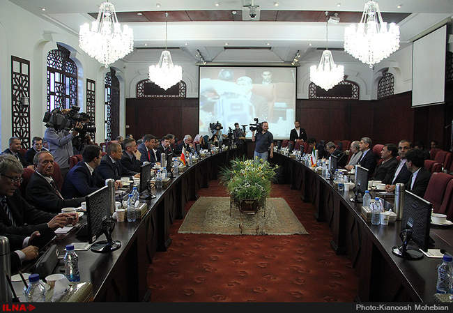 امضای تفاهمنامه همکاری میان وزرای اقتصاد ایران و لهستان