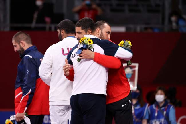 گزارش تصویری اهدای مدال برنز به امیرحسین زارع