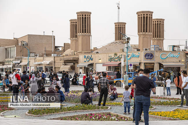 گردشگران نوروزی در مجموعه تاریخی امیرچقماق