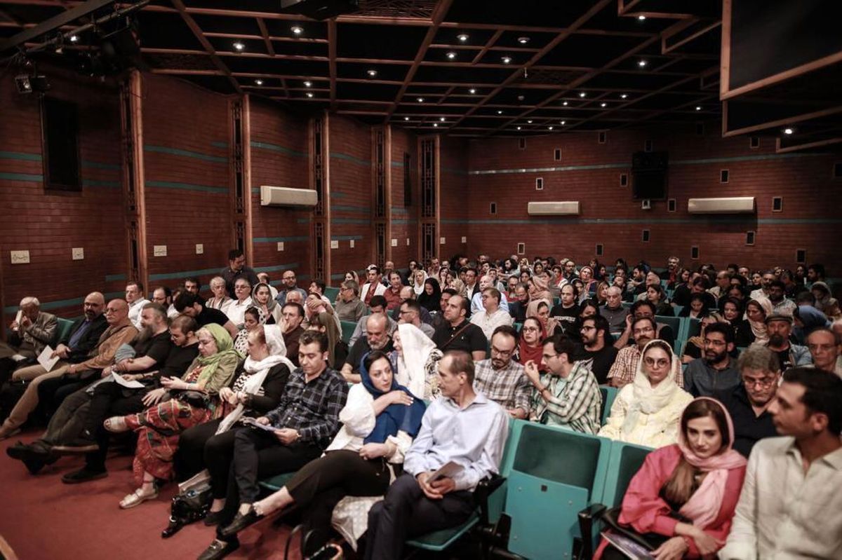 اکران خصوصى کاشى هفت رنگ در خانه هنرمندان