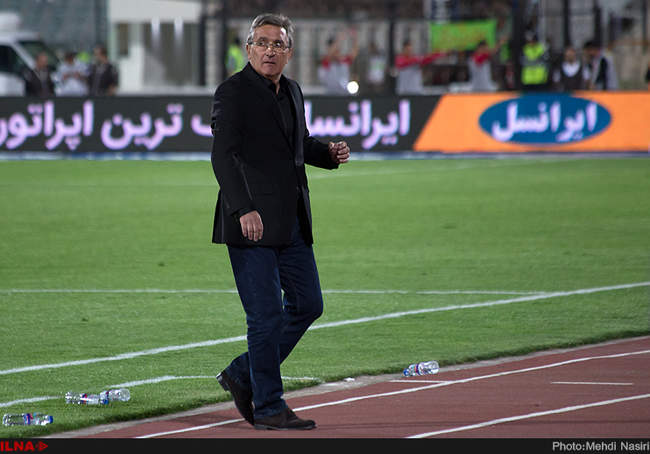 مسابقه فوتبال بین دوتیم پرسپولیس تهران و نفت تهران