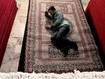 شرح شوریدگی خادمان حرم امام رضا (ع) در «فرش‌هایی برای عرش»